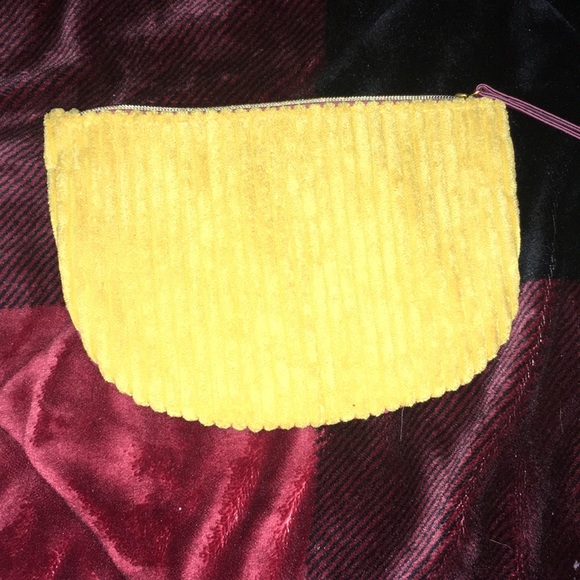 Lot of 4 Ipsy bags - Picture 3 of 3